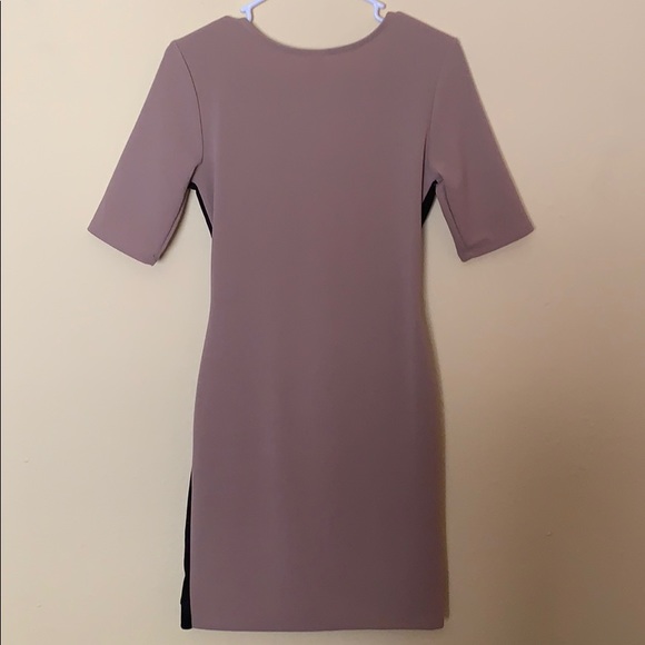 Body flattering dress - Picture 3 of 4